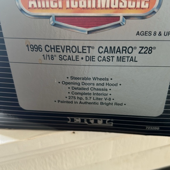 American Muscle 1996 Camaro z28 red - Picture 5 of 11